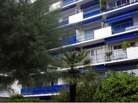 Appartement - 2 pièces - 45 m² - Cagnes sur mer - Immeuble